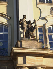 Schmuckfiguren am "Haus Altmarkt" Dresden