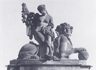 Dame, reitend auf einer Sphinx - vom ehemaligen Brühlschen Garten, jetzt am Standort des ehem. Belvederes.