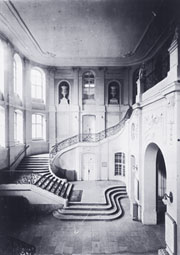 Treppenhaus des Landhauses